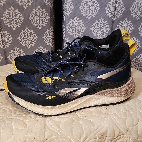 Reebok SE National Geographic Navy and Yellow Trail Running Shoes - Picture 4 of 8